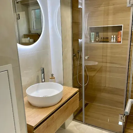 Anet Apartment *